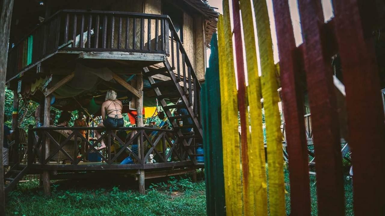 ホテルRasta Family House エルニド エクステリア 写真